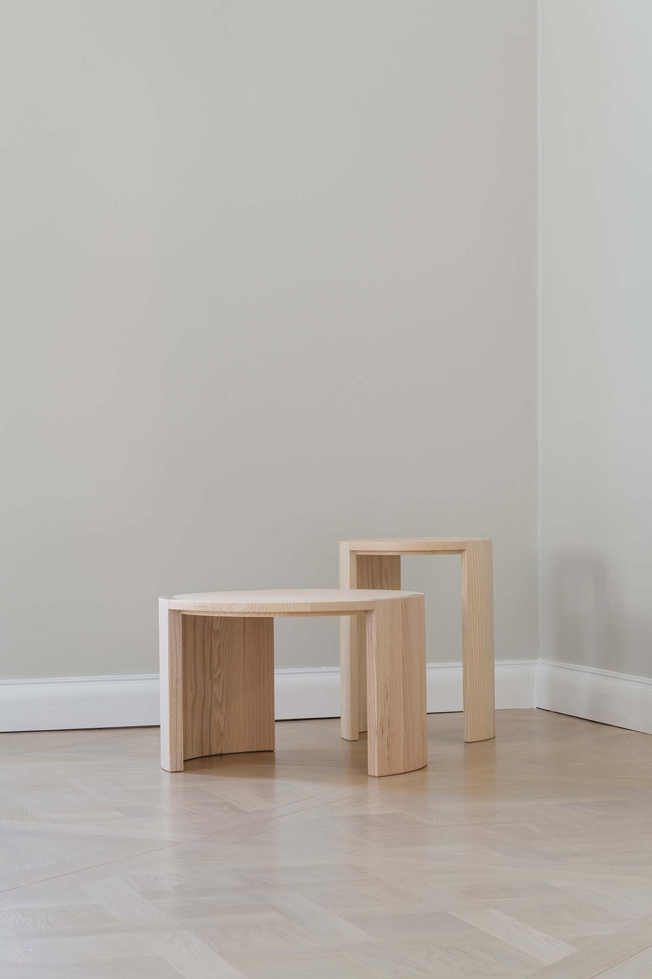 AIRISTO coffee table