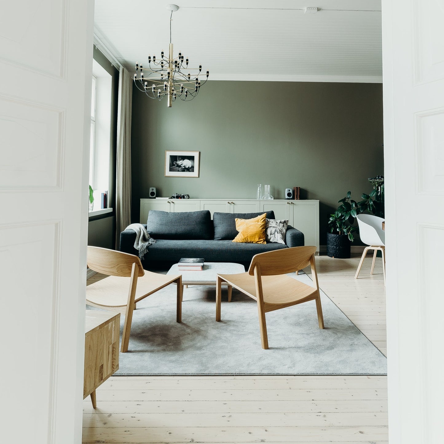 HALIKKO lounge chair
