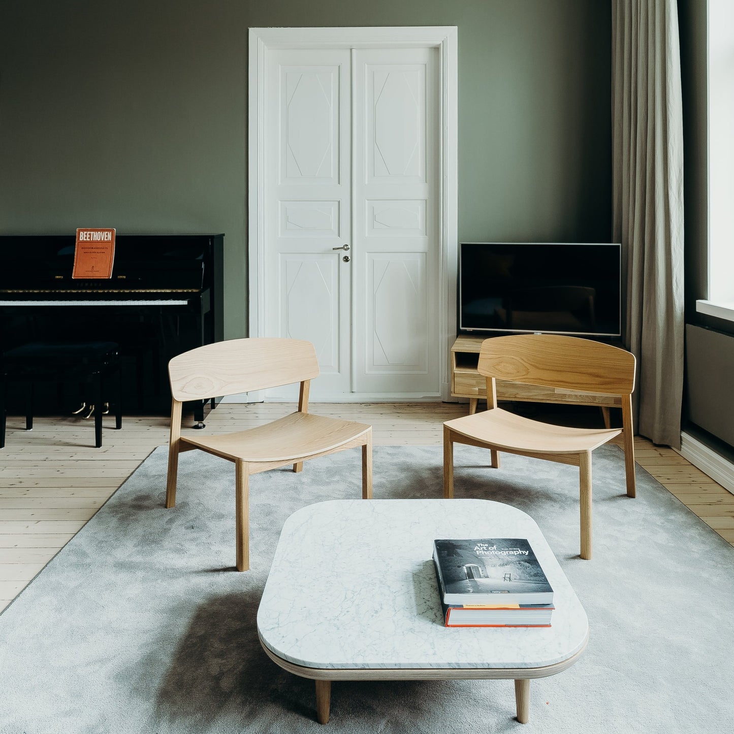 HALIKKO lounge chair