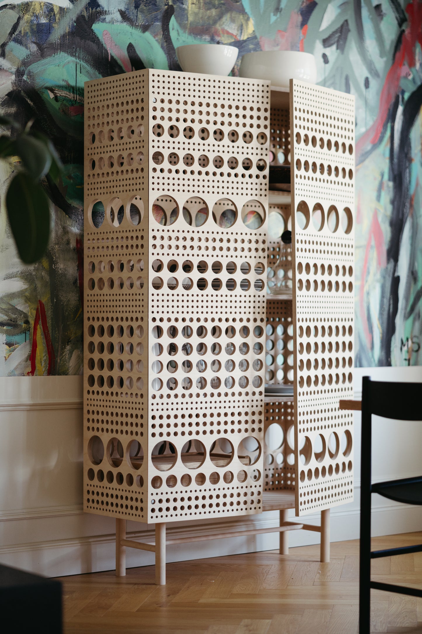 LAULU cabinet