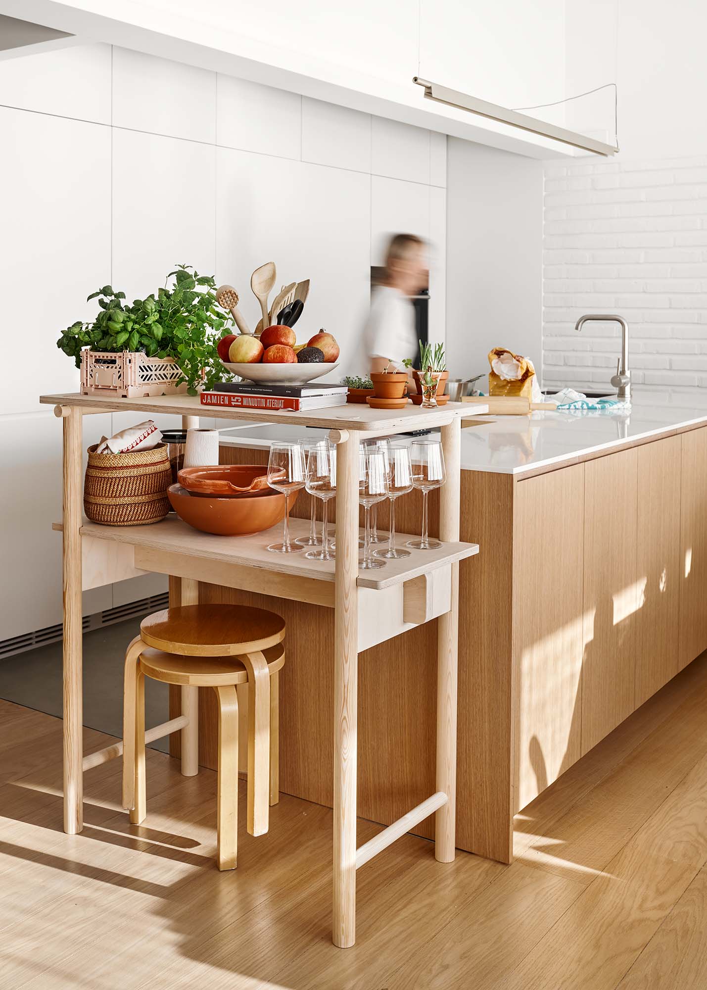 Fem with Fyra - Multifunctional desk for any space