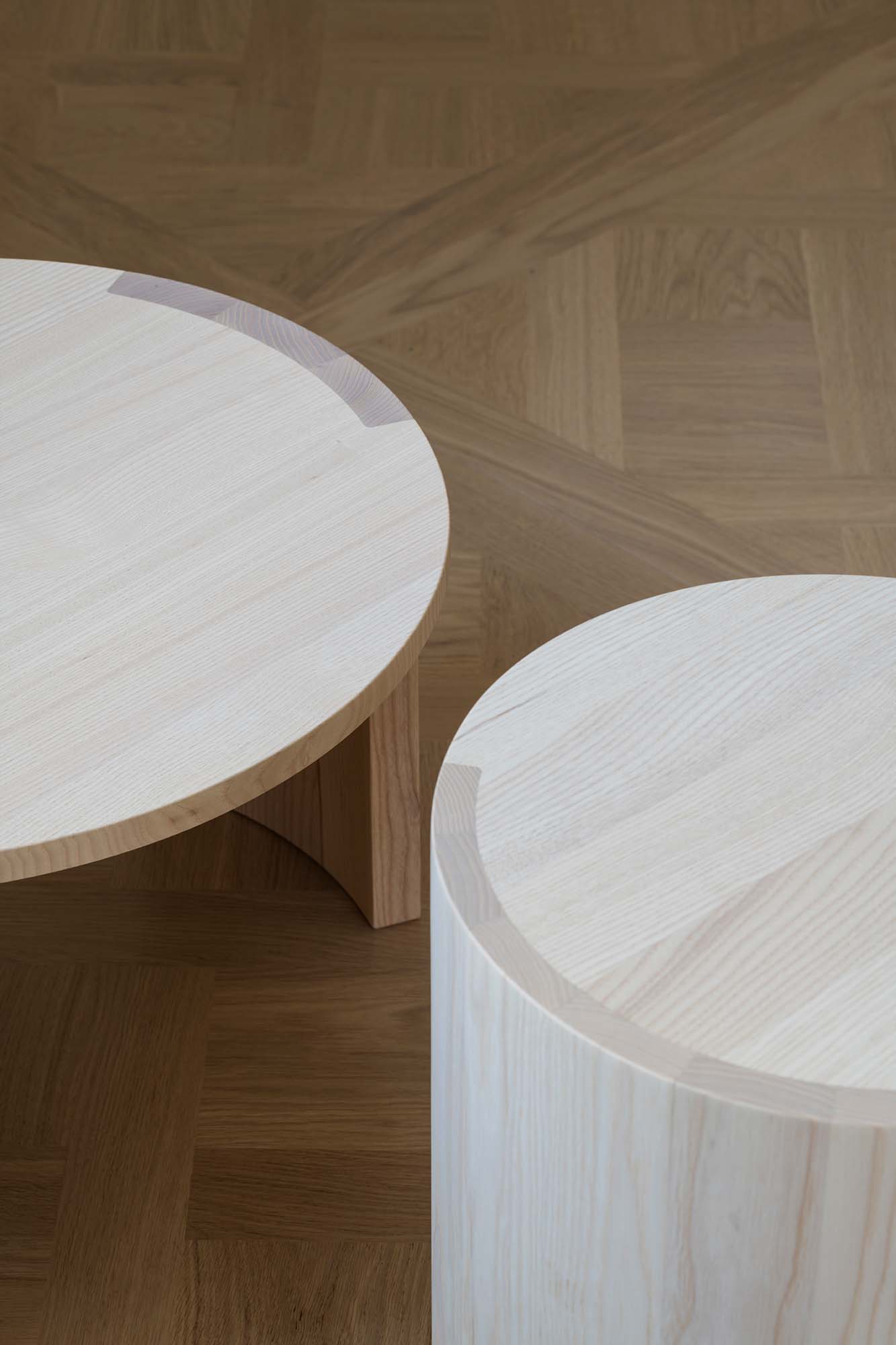 AIRISTO coffee table