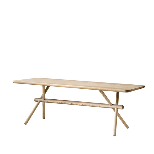 Tikku dining table