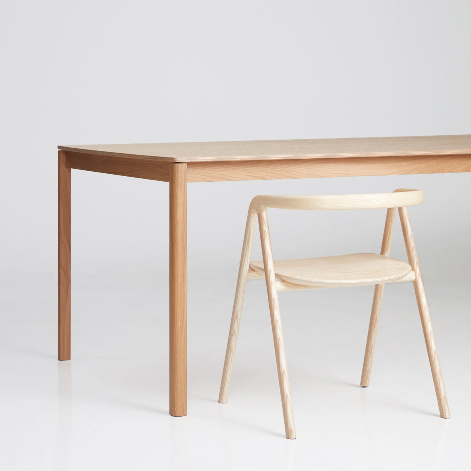HALIKKO dining table